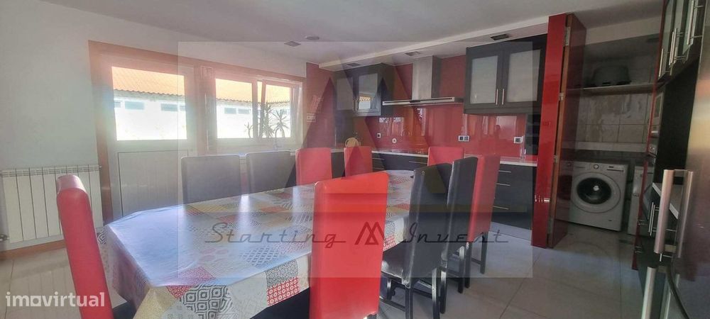 Moradia T3 mobilada com piscina. em Terroso - Póvoa de Varzim.