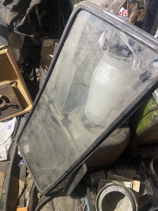 Скло, трапеція, фара до ВАЗ 2102