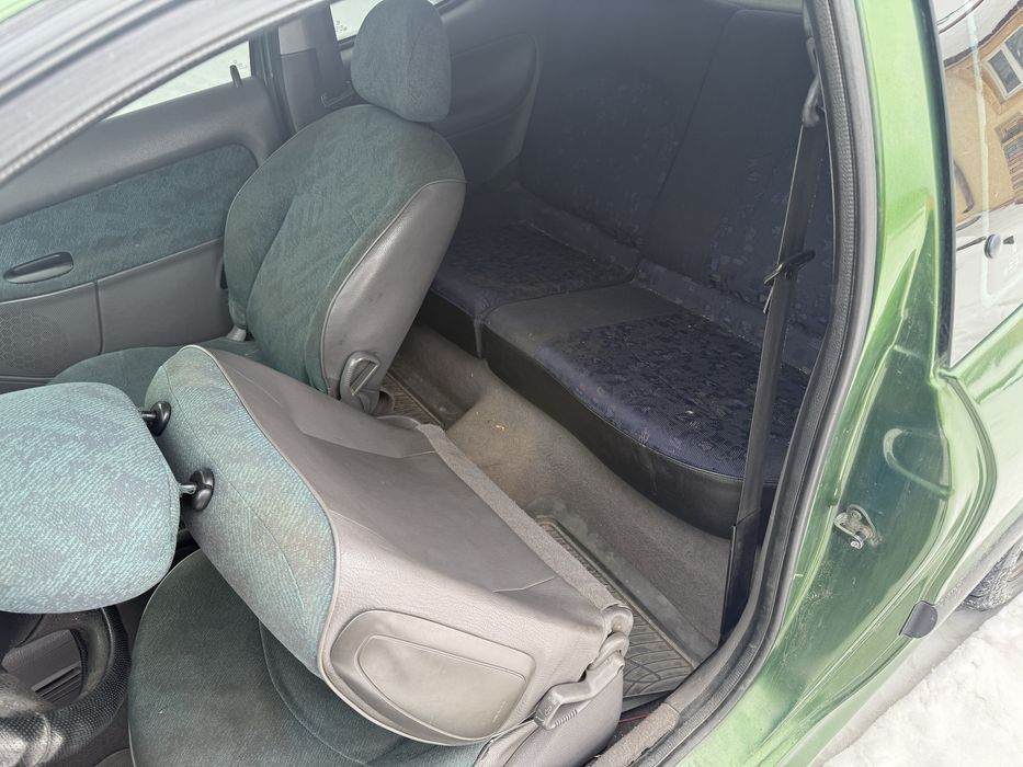 Peugeot 206 1.9дизель 2000року