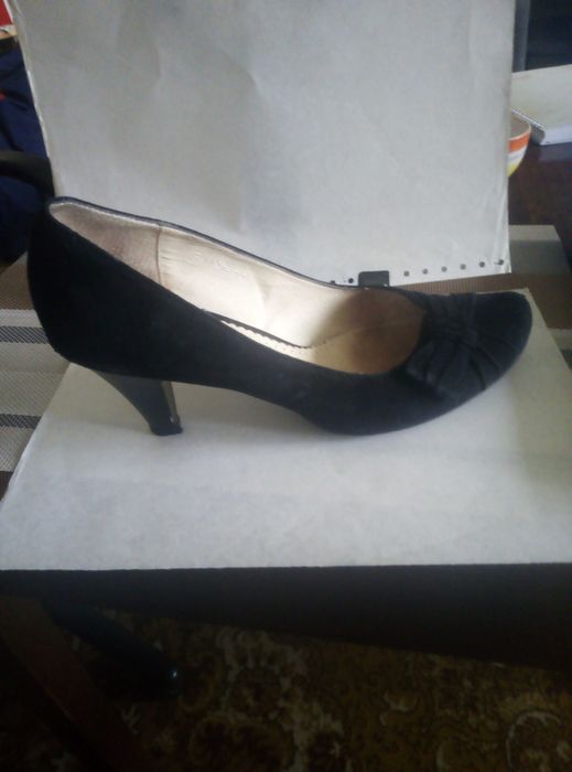 Туфли замшевые черные в хорошем состоянии