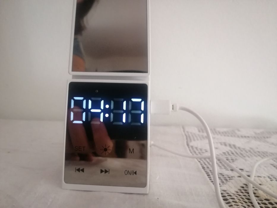 Candeeiro /relógio secretária