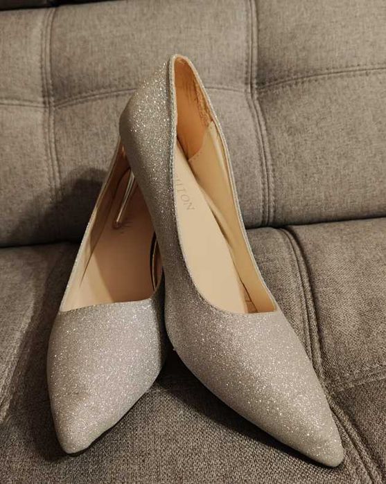 Szpilki brokatowe 46