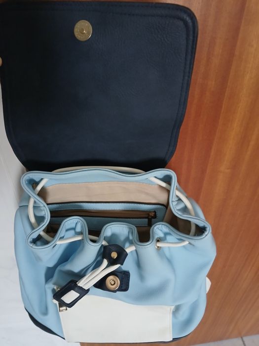 Mochila em.polipele versátil