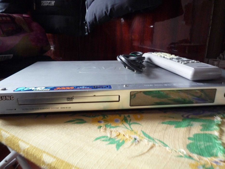 ДВД плейер Samsung DVD-K110 + пульт