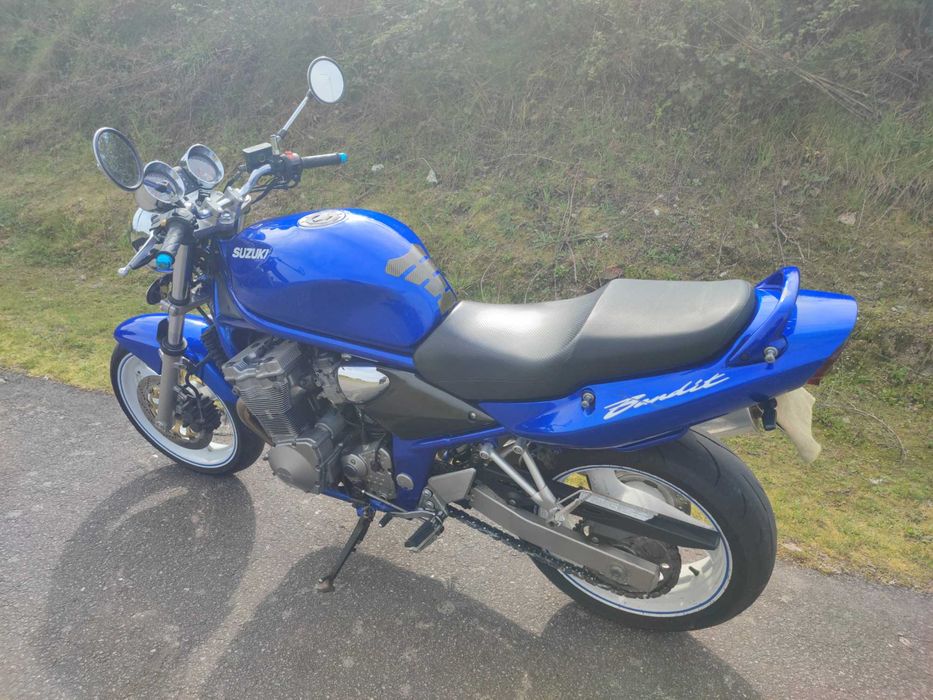 Bandit 600 impecável