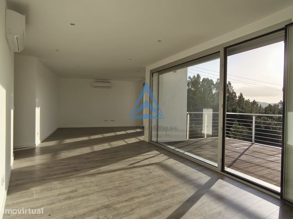 Apartamento T4 - Condomínio Fechado