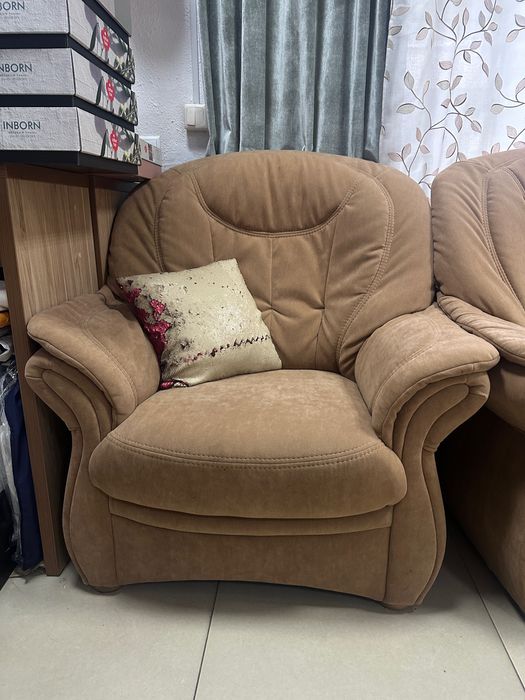 Комплект меблів диван і три крісла