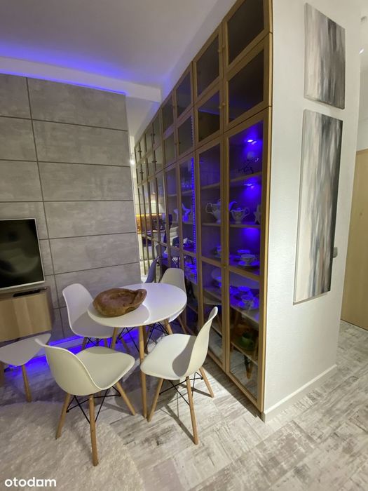 Apartament mieszkalny z balkonem i miejscem parkingowym.