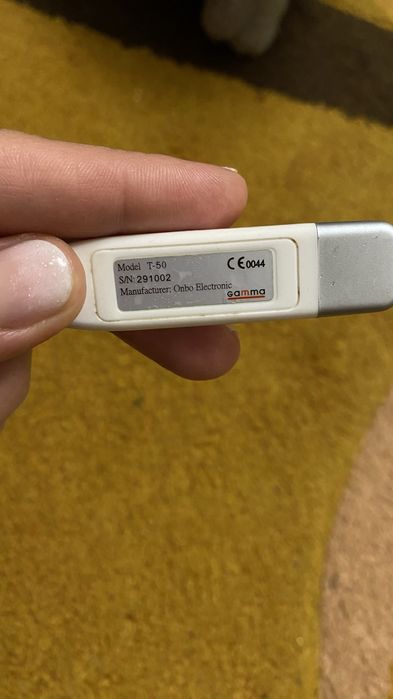 Електронний термометр