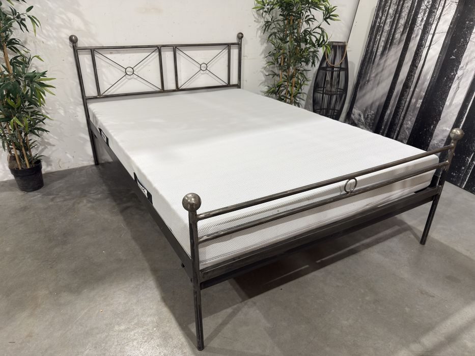 Ładne metalowe łóżko 140x200 cm kute materac stelaż dowóz wysyłka