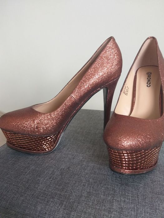 Нові туфлі 40 розмір