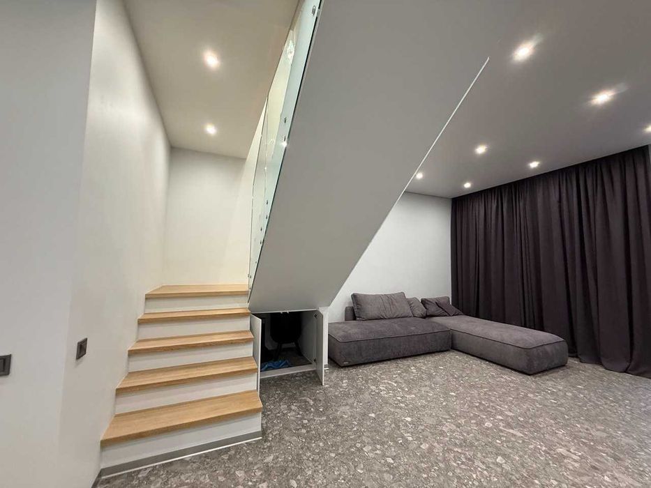 Продається Таунхаус з РЕМОНТОМ у Вовчинцях!