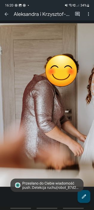 Sukienka z błyszcząca nitką