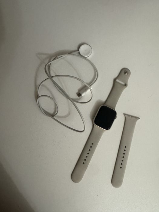 Apple Watch Series 7, 45 мм gps silver оригінал батарея 93%