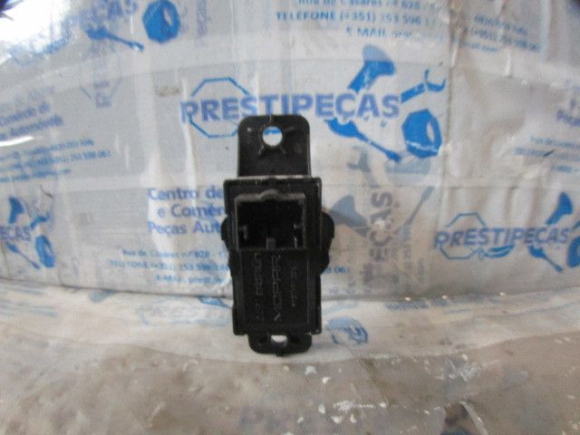 Comando / botão / interruptor vidros frente direito FIAT 500 (312_)