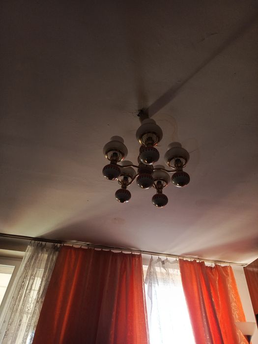 Potłuczony lampa