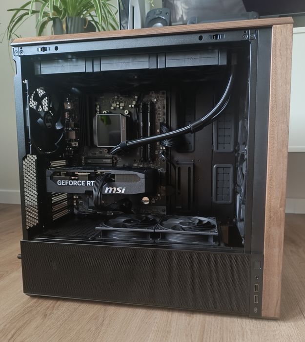 PC Gaming 4K Ultra- 7800X3D, 5070, 32G DDR5, 2tb - GARANTIA