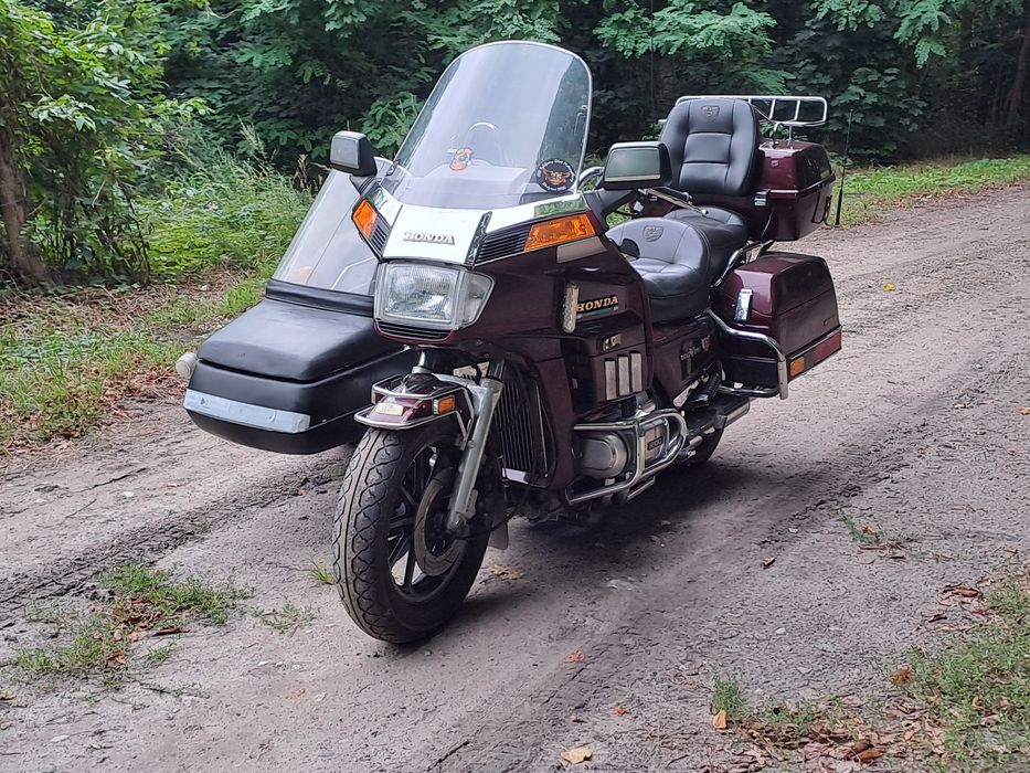 Honda GL Gold Wing z koszem bocznym 1200