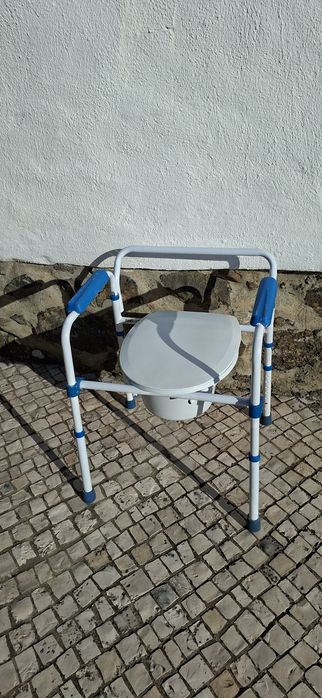 Cadeira sanitária