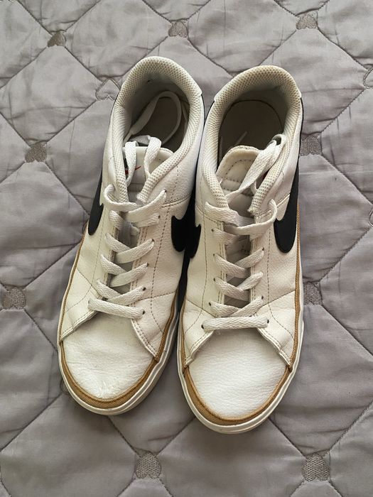 Білі кеди Nike Court Legacy