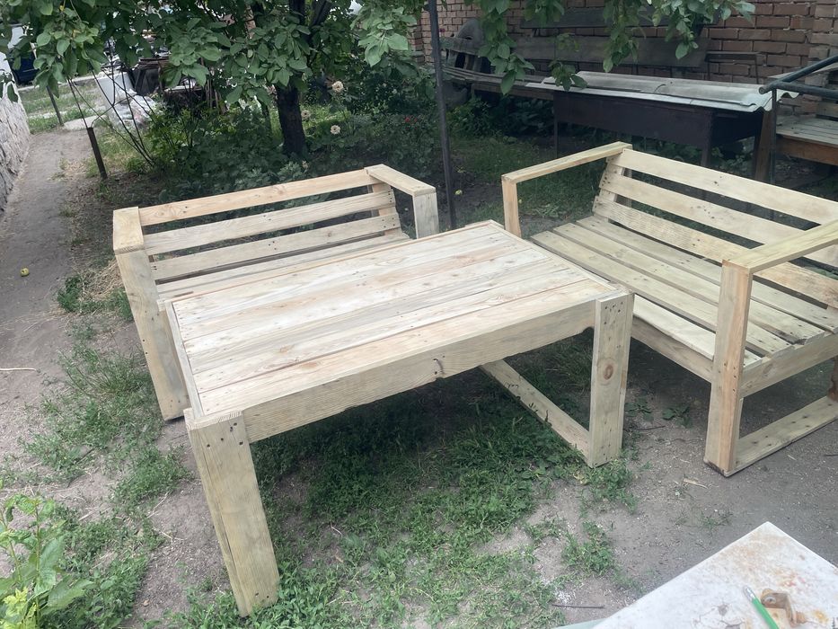 Продам лочку і стіл  з палети