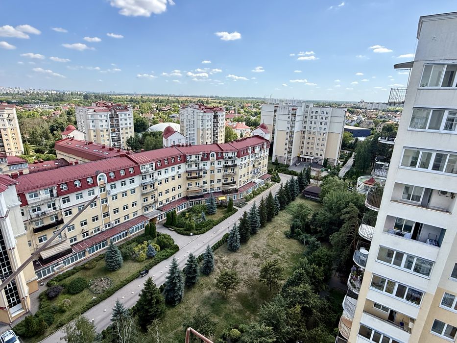 Продається велика однокімнатна квартира в закритому комплексі ЖК «Чайка», вул. Лобановського, 13А . Без комісії