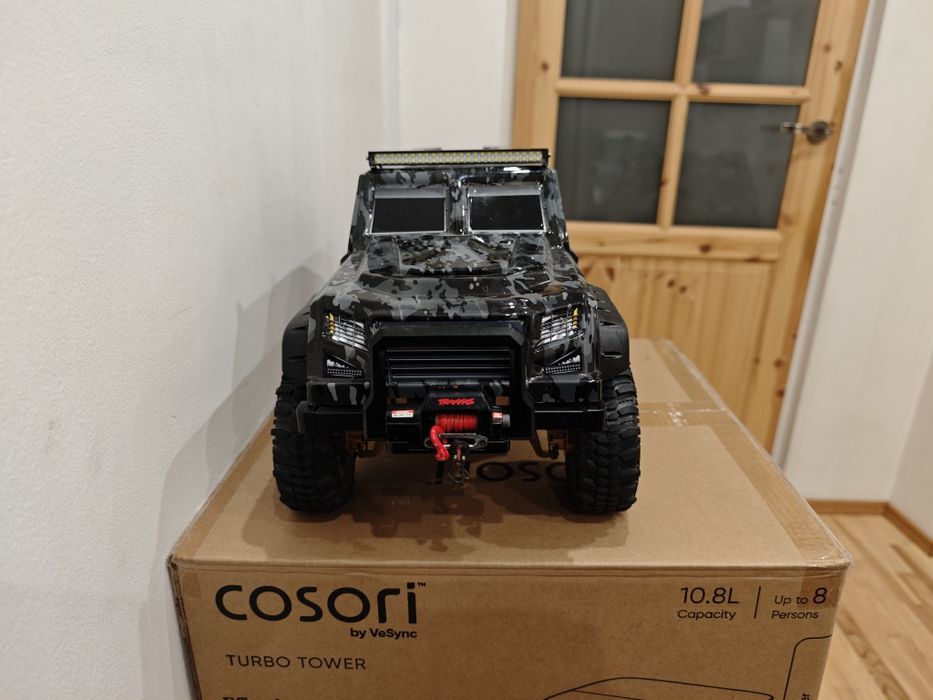 Traxxas TRX-4 tacital unit / defender