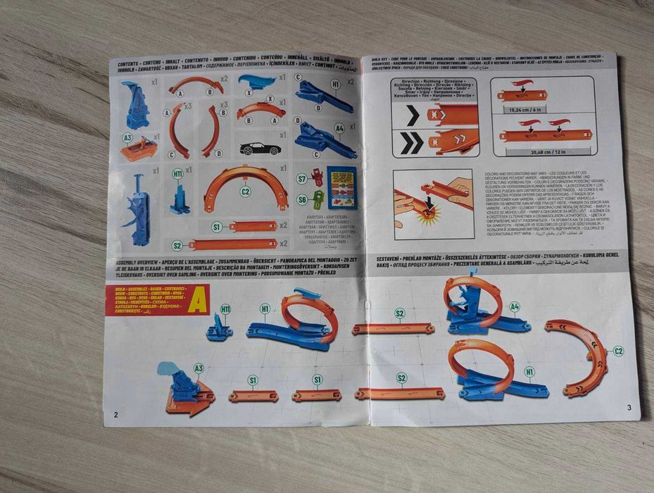 Tor Hot Wheels Track Creator Trzy pętle JDW39