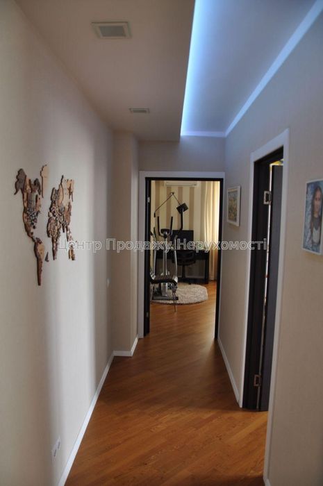 Центр Продажу Нерухомості продає 3 квартиру