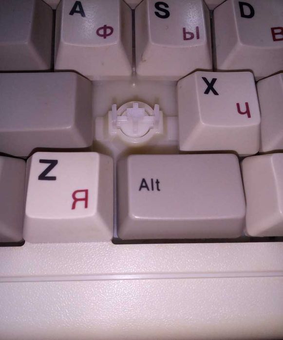 Раритетная ретро белая клавиатура PC AT XT Aquarius Peacock