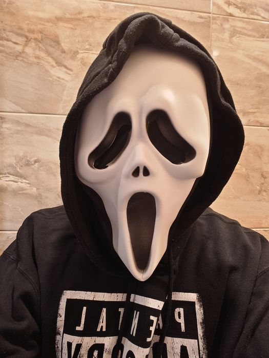 Маска крик на хэллоуин на праздник