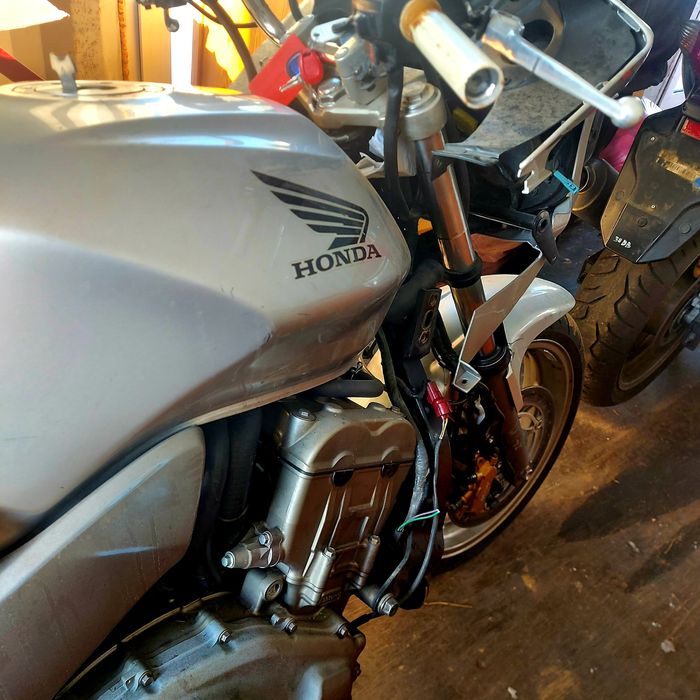 Honda CBF 1000A wersja policyjna 2010r częściowo zdekompletowana bezwy