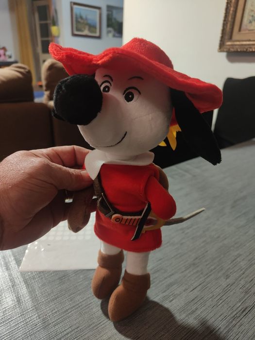 Peluche Dartacão.
Peluche do personagem Dartacão, conhecido pela sua r