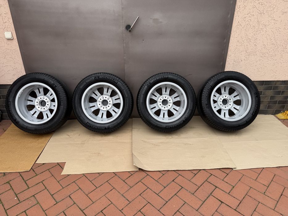 Новий фабричний комплект колеса гума диски резина Mercedes Sprinter Спринтер W907 W910 R17 з тестового авто 320 км
