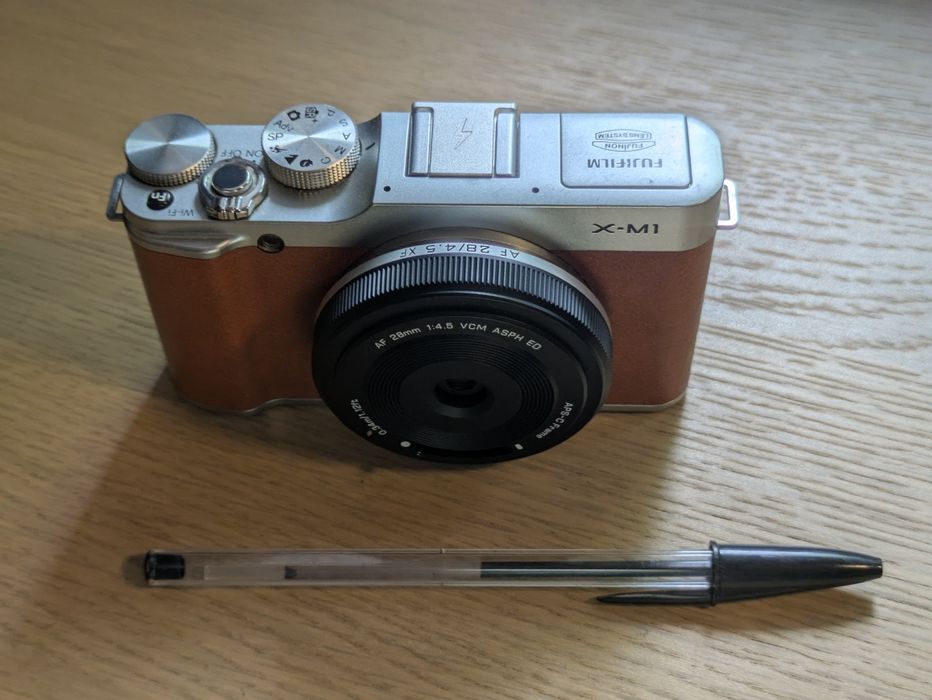 Fujifilm XM1 Silver