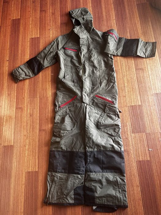 Сноубордичний комбінезон
