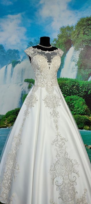 Вечірні.   сукні