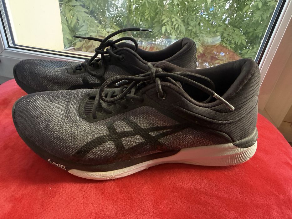 Asicsy 39, stan dobry