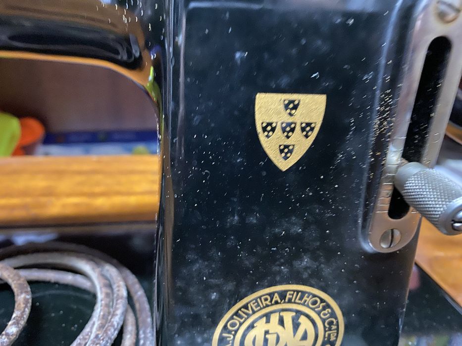 Maquina de Costura antiga Oliva
