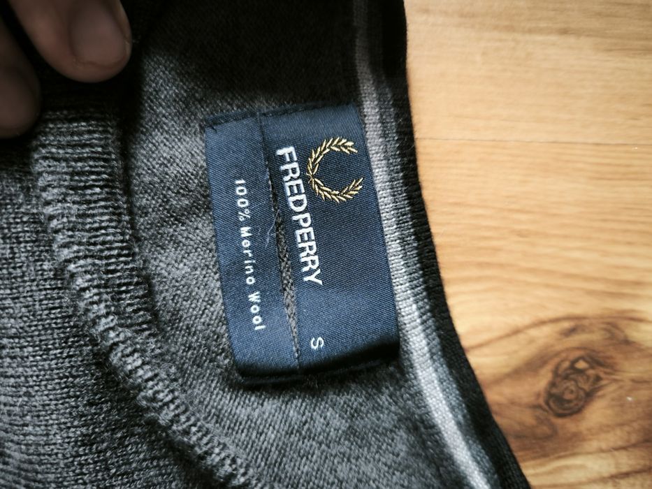 Fred Perry sweterek męski S Merino Wool ciemno szary