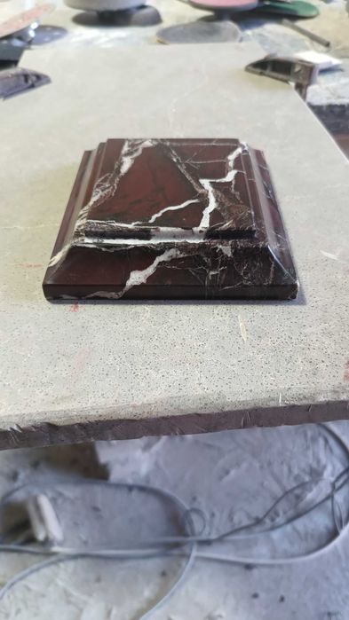 Пвдставка під фігуру