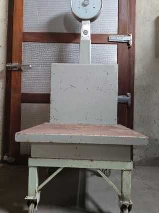 Balança de relógio com carrinho