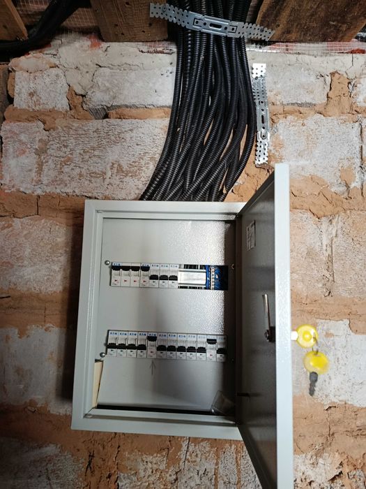 Будинок,ділянка 7 соток Астра