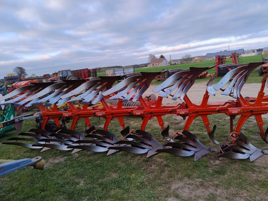 Pług Kuhn Vario master 151  obrotowy 6 skibowy