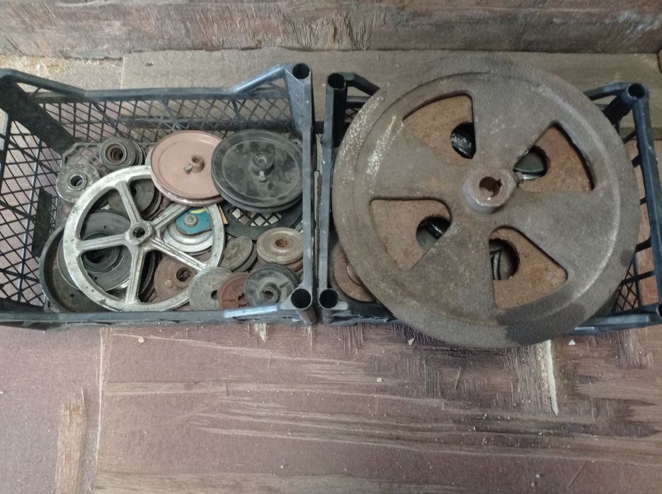 Продам шківи різні.