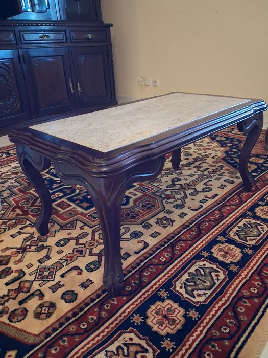Mesa de sala com mármore
