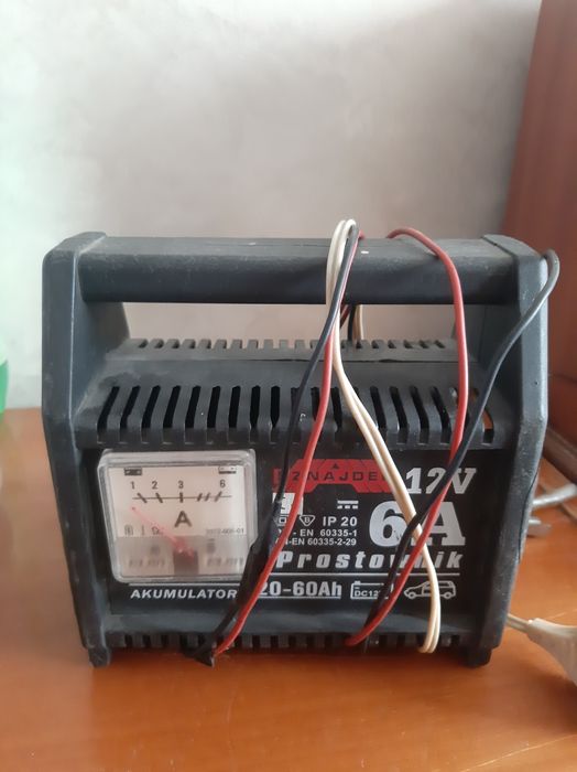 Зарядное устройство для аккумулятора автомобиля