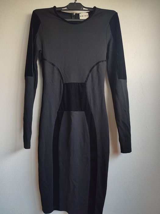 Vestido preto Reiss