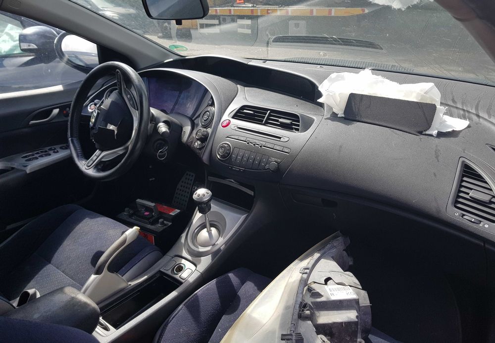 Honda Civic VIII / 2.2 CDTi 140km / 2006r. / na części