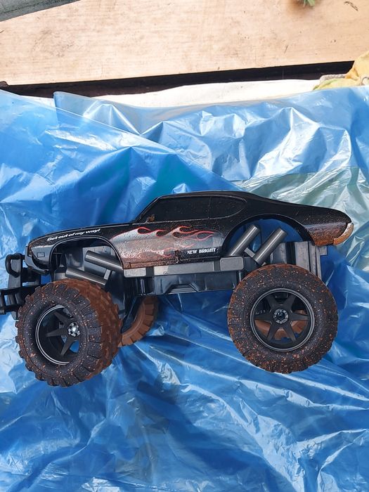 Zabawka samochód duży